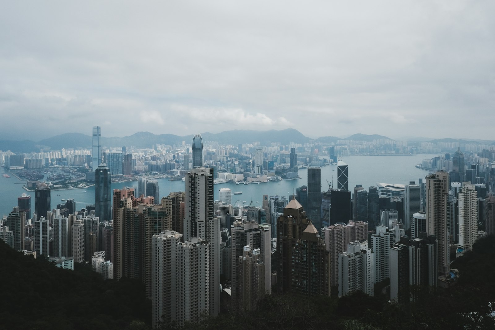 SFC and CSRC broaden Hong Kong-Mainland market co-operation