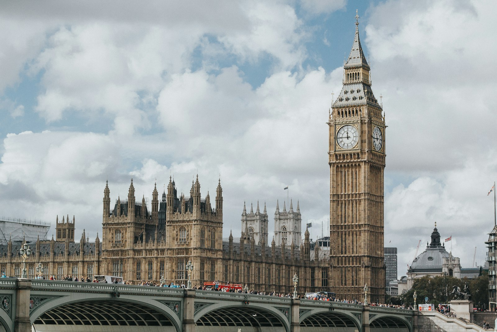 QuinnBet to pay £609,104 over AML and safer-gambling failures
