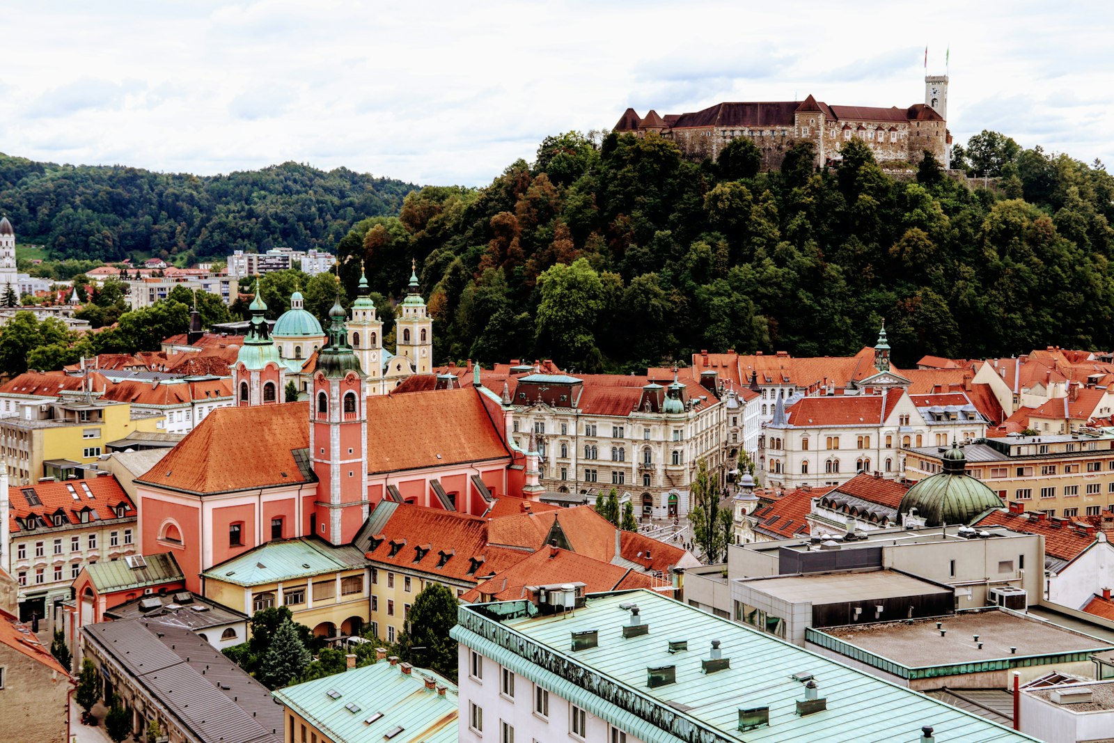 Slovenia implements European Accessibility Act for banking services